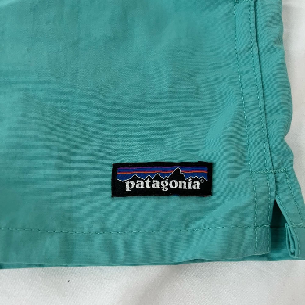 Patagonia baggies shorts - teal green, size M
